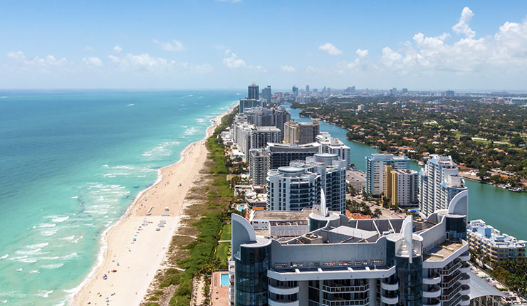Miami coastline and beach skyline for serious singles dating in Miami
